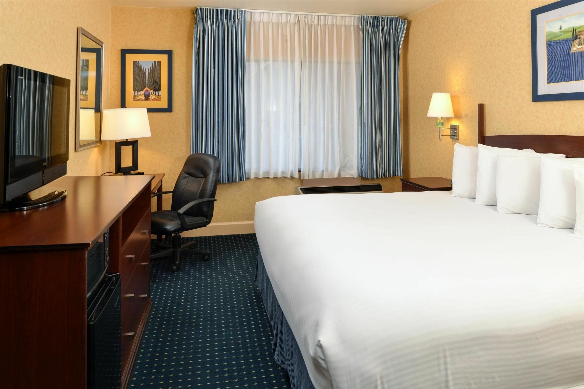Holiday Inn - Salem By Ihg Eksteriør billede